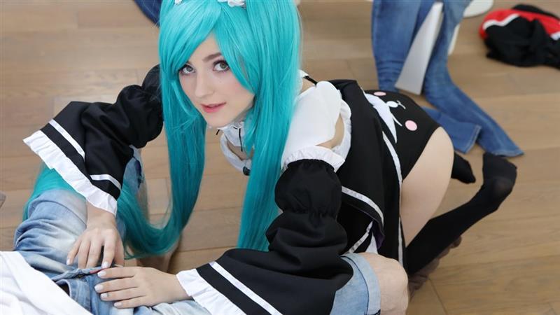 Cosplay All The Way: Sis Gets A Creampie