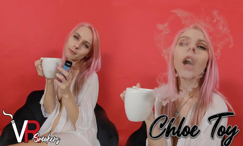 Chloe Toy - Vaping